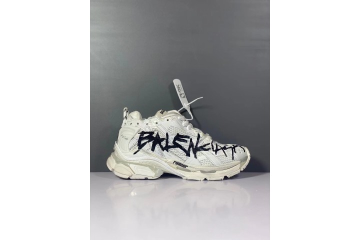 Balenciaga Runner Graffiti