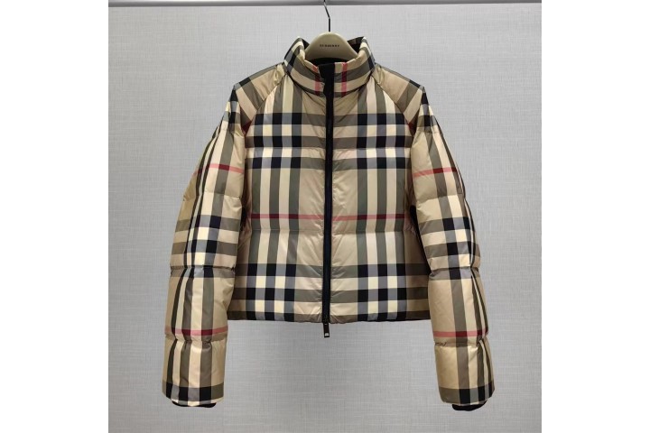 Burberry short down jacket Beige
