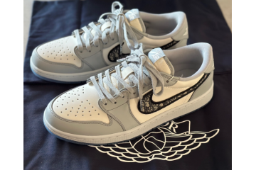 Jordan 1 Retro Low Dior (Special Box)