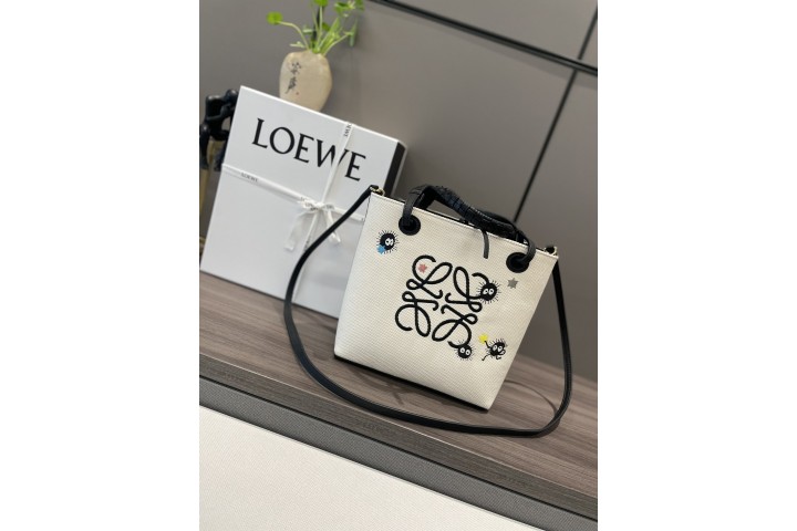 LOEWE Tote Amazona mini Anagram Susuwatari 