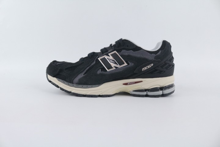 New Balance 1906D Protection Pack black