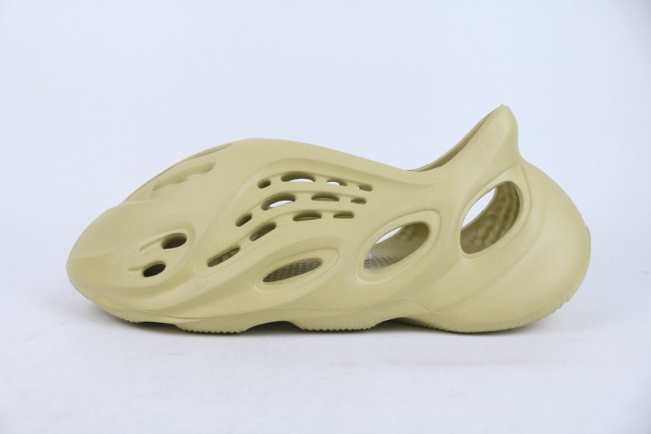 adidas Yeezy Foam RNNR Sulfur 6775